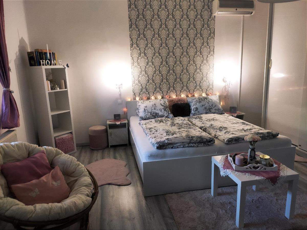 Szandra Vendeghaz Osku Luaran gambar