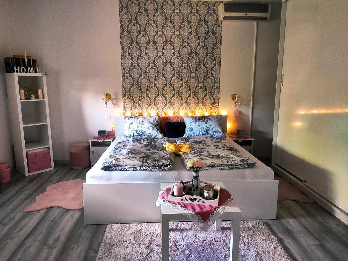 Szandra Vendeghaz Osku Luaran gambar
