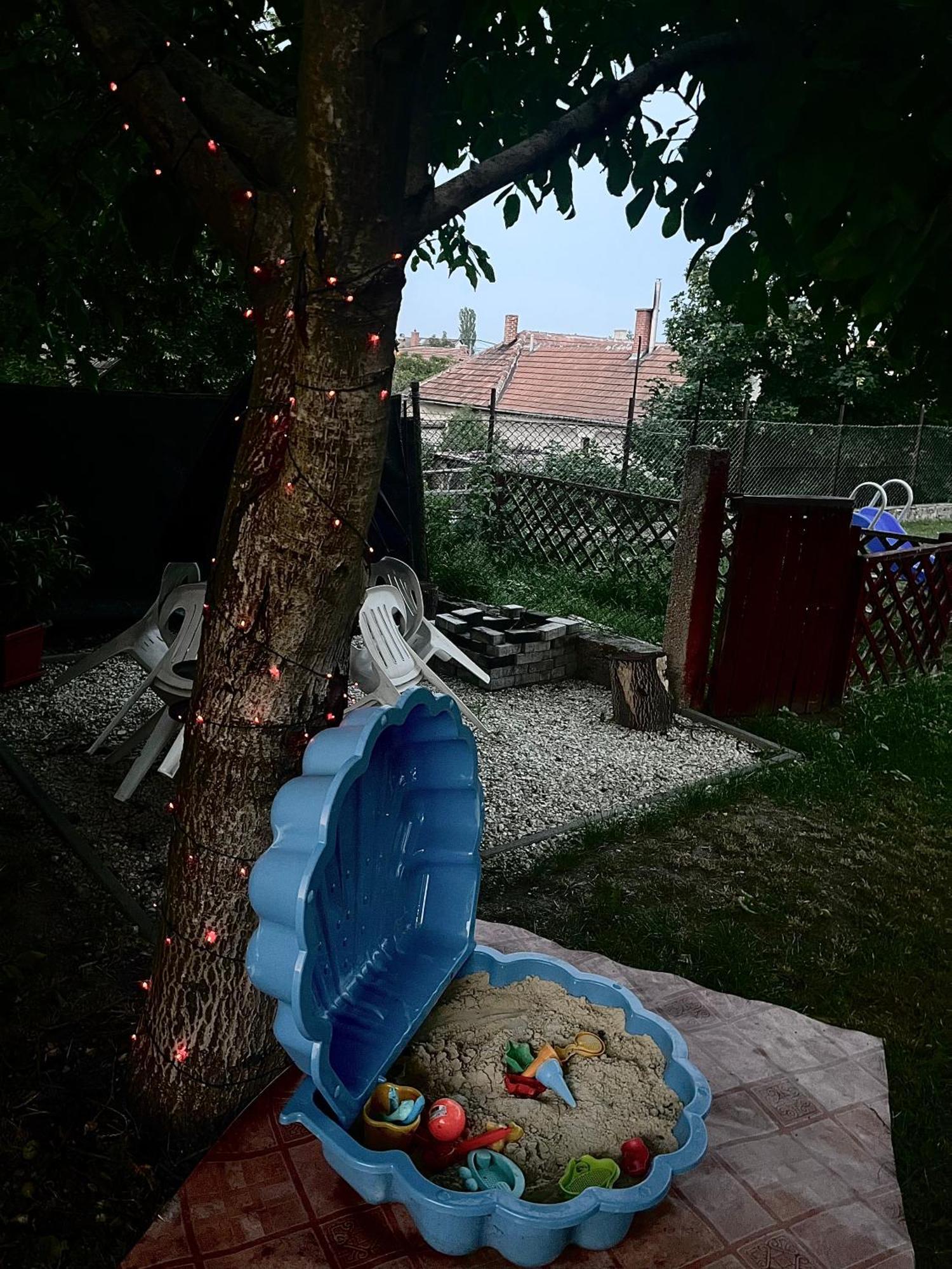 Szandra Vendeghaz Osku Luaran gambar